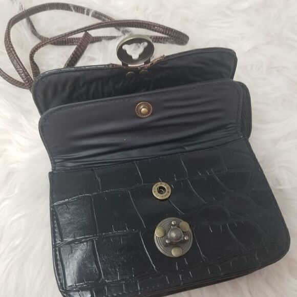 Cute Crossbody Bag w/Unique Closure Faux Leather - Picture 8 of 11